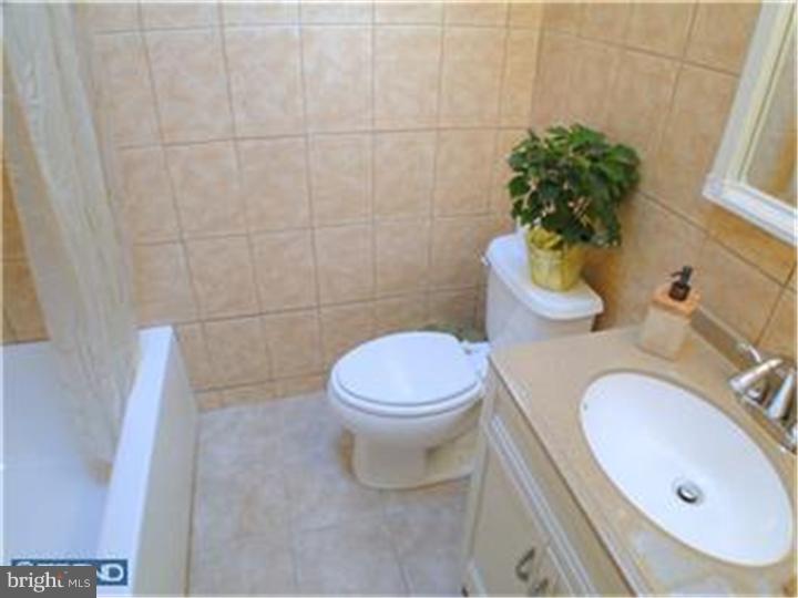 7510 Sherwood Road Philadelphia, PA 19151 - Photo 11 of 13 Gallery Image 11