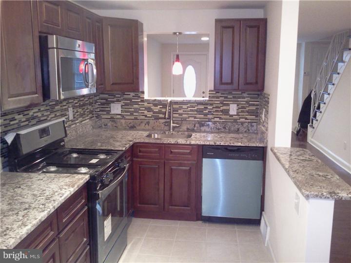 7510 Sherwood Road Philadelphia, PA 19151 - Photo 7 of 13 Gallery Image 7