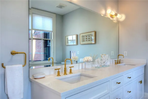 $20,000 | 30 Red Cross Avenue, Newport, RI 02840