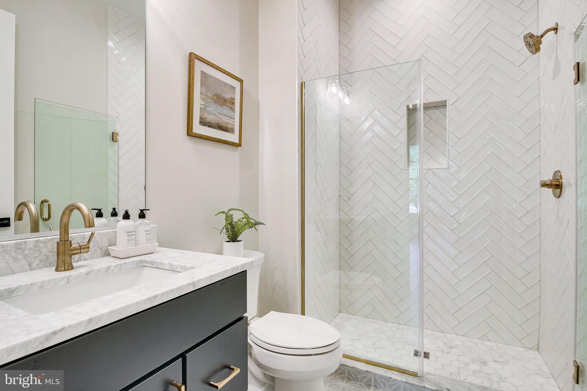 4105 Hunt Road Fairfax, VA 22032 - Photo 11 of 74 Main Level Bedroom En suite