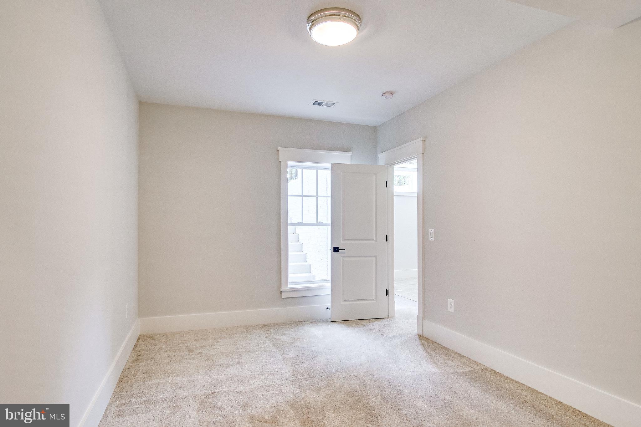 4105 Hunt Road Fairfax, VA 22032 - Photo 68 of 74