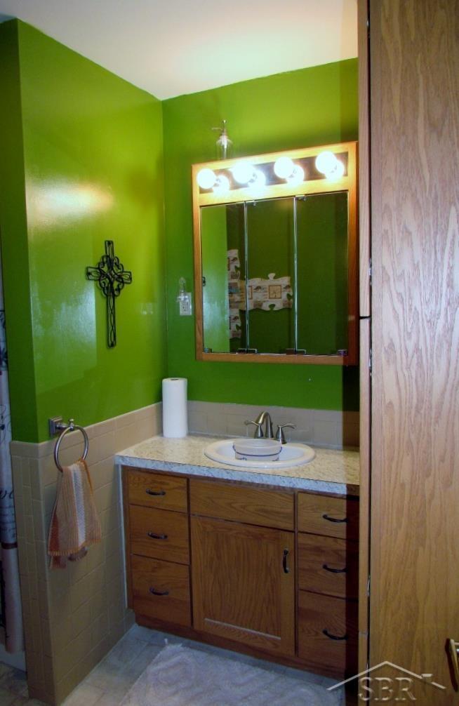 13300 Sharon Road St. Charles, MI 48655 - Photo 23 of 32 50087188-22.JPG