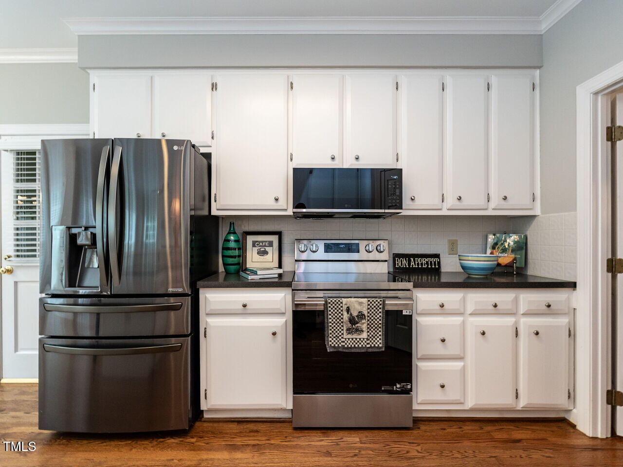 8104 Harbor Drive Raleigh, NC 27615 - Photo 20 of 37 020-1280x960-kitchen