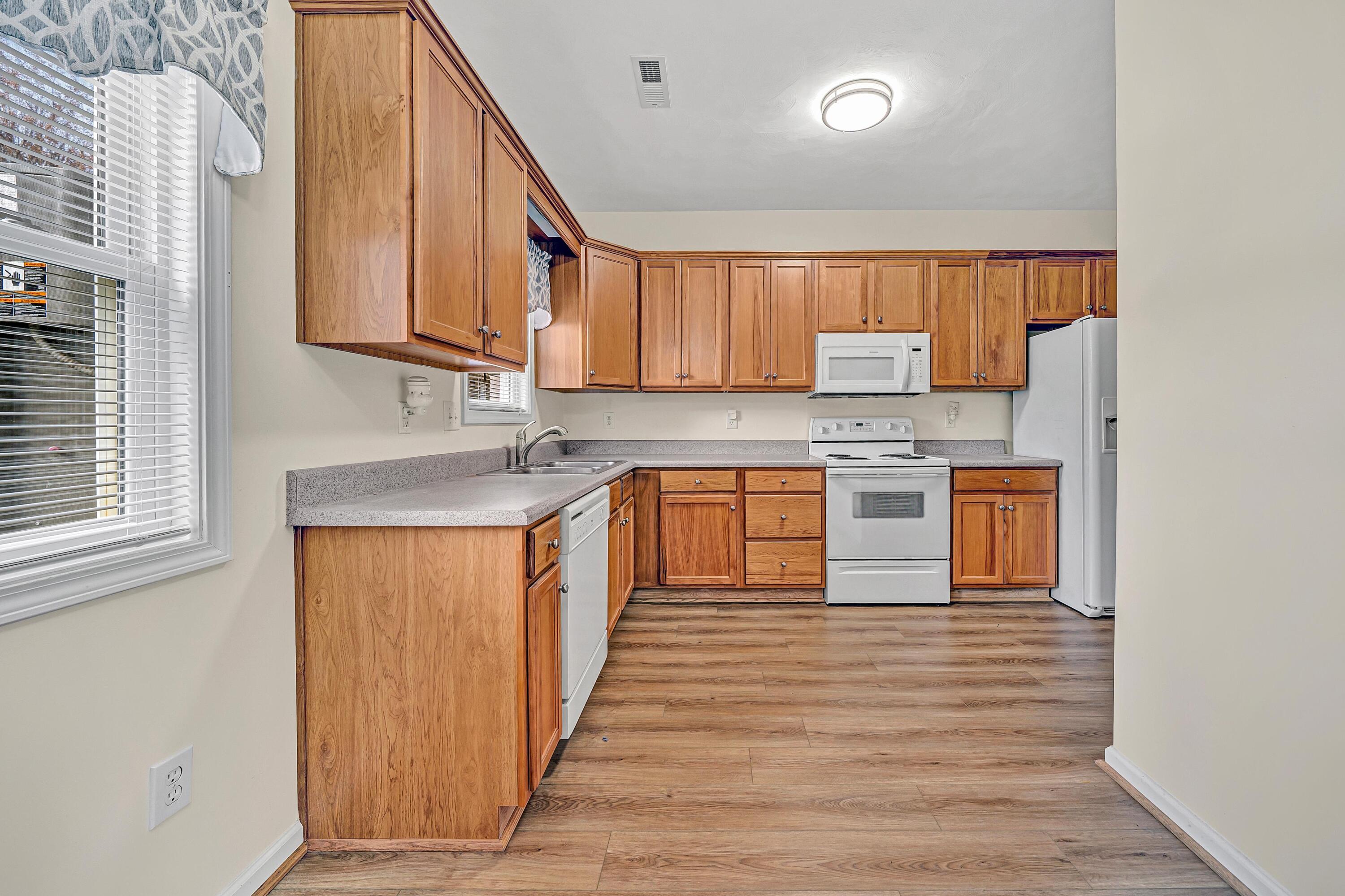 1933 South Clearing Road Salem, VA 24153 - Photo 8 of 28 IMG_6726