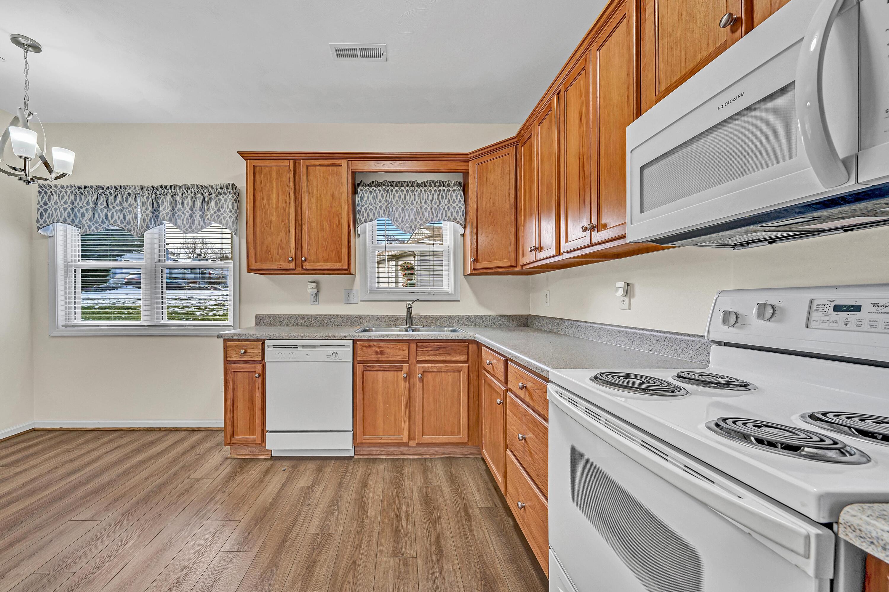 1933 South Clearing Road Salem, VA 24153 - Photo 9 of 28 IMG_6728