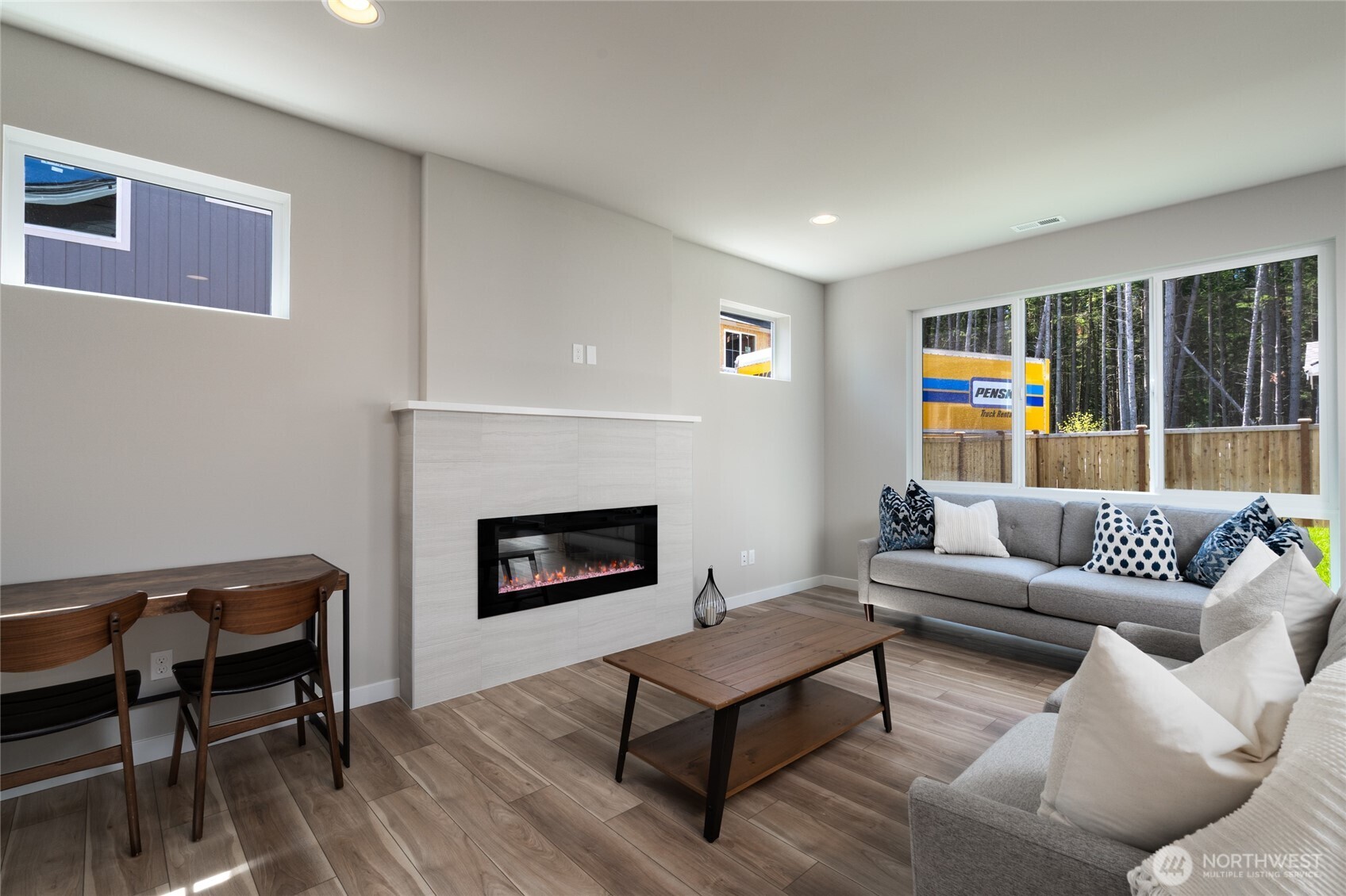 2431 Ridgeway Drive Oak Harbor, WA 98277 - Photo 4 of 12