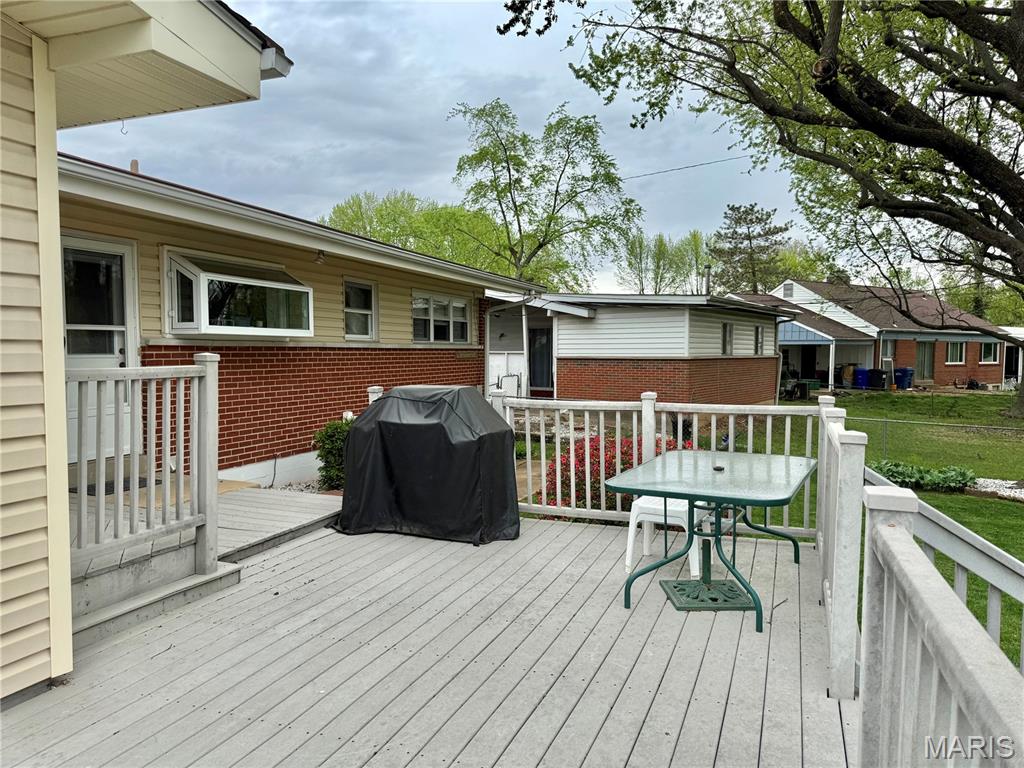 1330 Spring Valley Drive Florissant, MO 63033 - Photo 27 of 33
