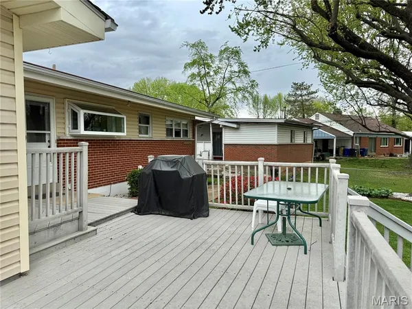 $230,000 | 1330 Spring Valley Drive, Florissant, MO 63033
