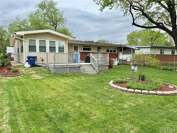 $230,000 | 1330 Spring Valley Drive, Florissant, MO 63033