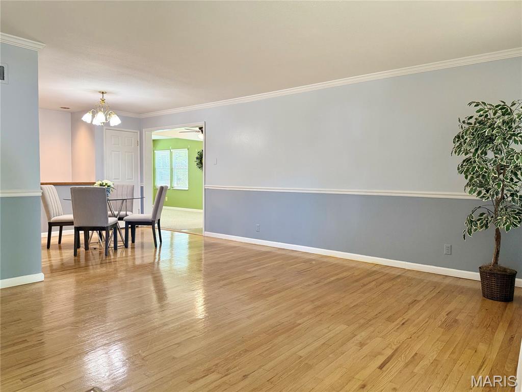1330 Spring Valley Drive Florissant, MO 63033 - Photo 4 of 33