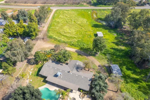 $795,000 | 7881 North Thompson Avenue, Clovis, CA 93619