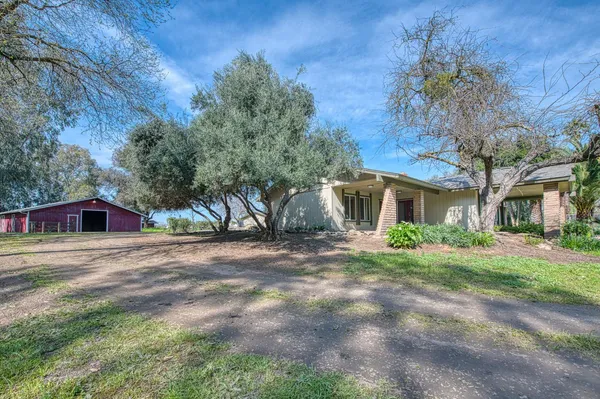 $795,000 | 7881 North Thompson Avenue, Clovis, CA 93619