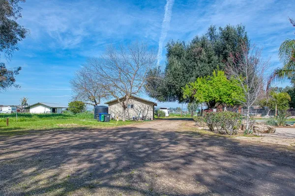 $795,000 | 7881 North Thompson Avenue, Clovis, CA 93619