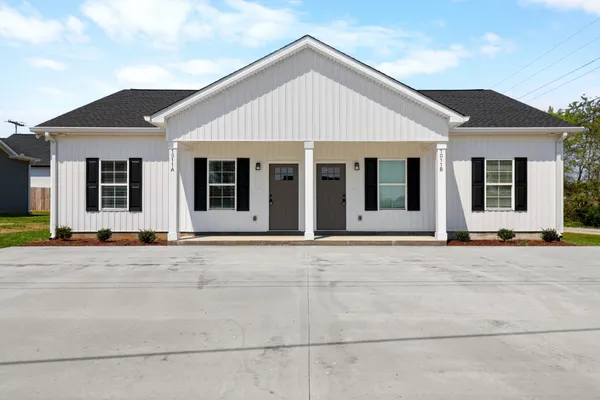 $1,400 | 1011 Oak Street, Unit A, Portland, TN 37148