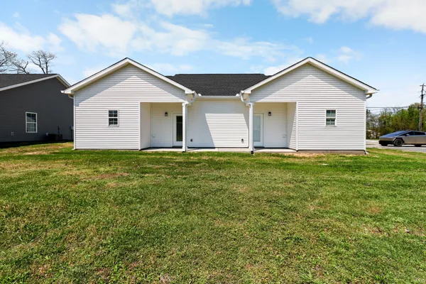 $1,400 | 1011 Oak Street, Unit A, Portland, TN 37148