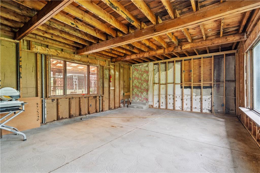 611 Payne Hill Road Clairton, PA 15025 - Photo 14 of 40 Living room with stunning views