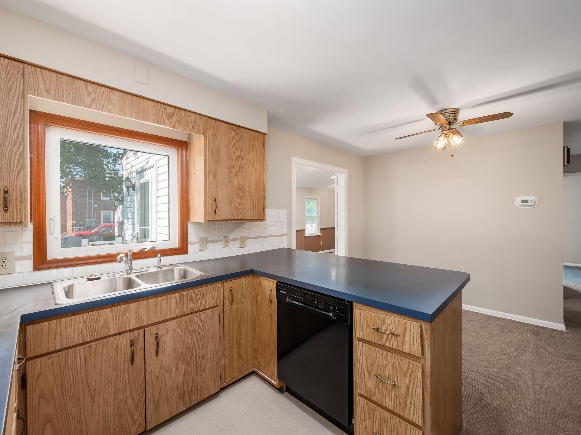 1569 Barrington Road Columbus, OH 43221 - Photo 12 of 43 Kitchen