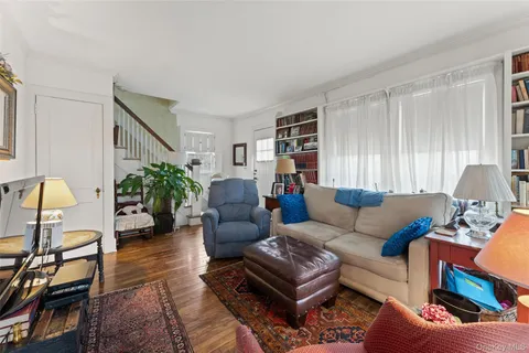 $599,000 | 31 Lynton Place, White Plains, NY 10606