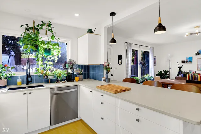 $2,250 | 5212 Nob Lane, Indianapolis, IN 46226