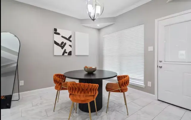 $2,299 | 5914 Southridge Street, Unit B, Houston, TX 77033