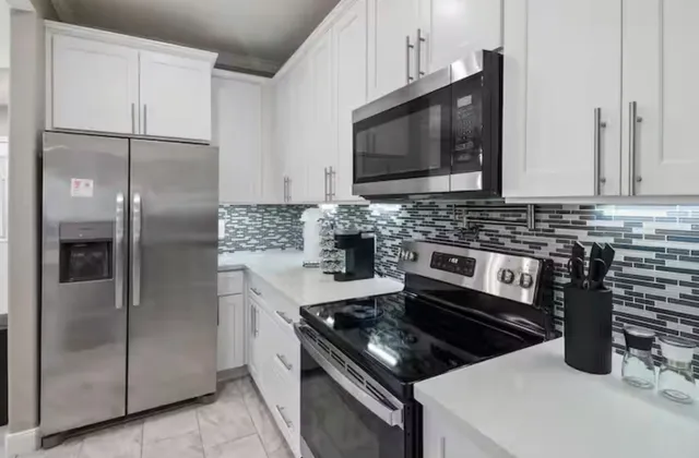 $2,299 | 5914 Southridge Street, Unit B, Houston, TX 77033