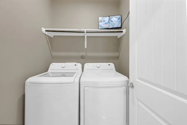 $2,299 | 5914 Southridge Street, Unit B, Houston, TX 77033