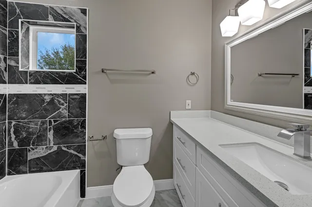 $2,299 | 5914 Southridge Street, Unit B, Houston, TX 77033