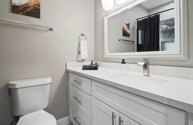 $2,299 | 5914 Southridge Street, Unit B, Houston, TX 77033