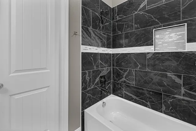 $2,299 | 5914 Southridge Street, Unit B, Houston, TX 77033