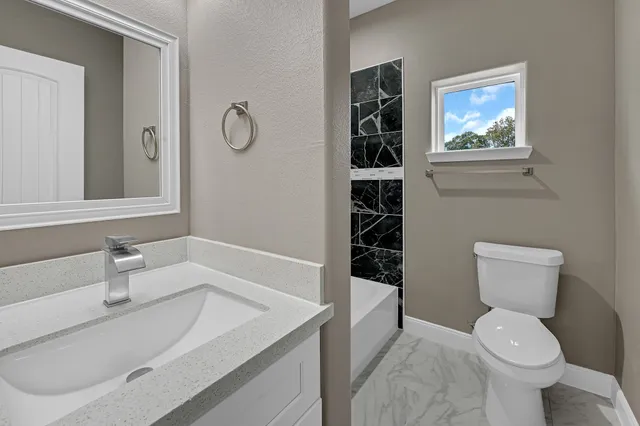 $2,299 | 5914 Southridge Street, Unit B, Houston, TX 77033