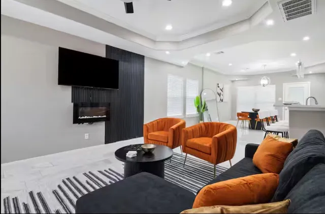 $2,299 | 5914 Southridge Street, Unit B, Houston, TX 77033