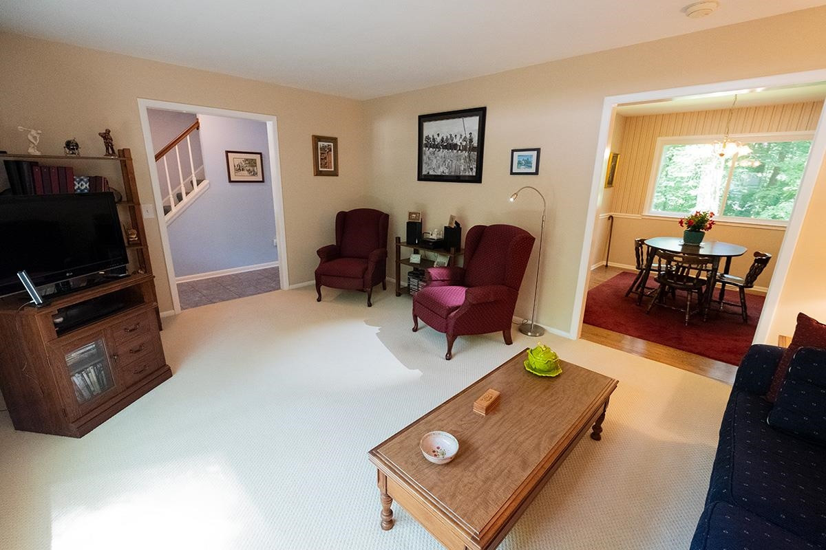 6023 Stratton Place Raleigh, NC 27609 - Photo 8 of 36 Photo 8