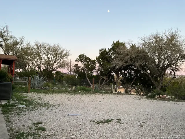 $1,600 | 454 Overland Trail, Bandera, TX 78003