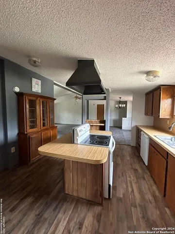 $1,600 | 454 Overland Trail, Bandera, TX 78003