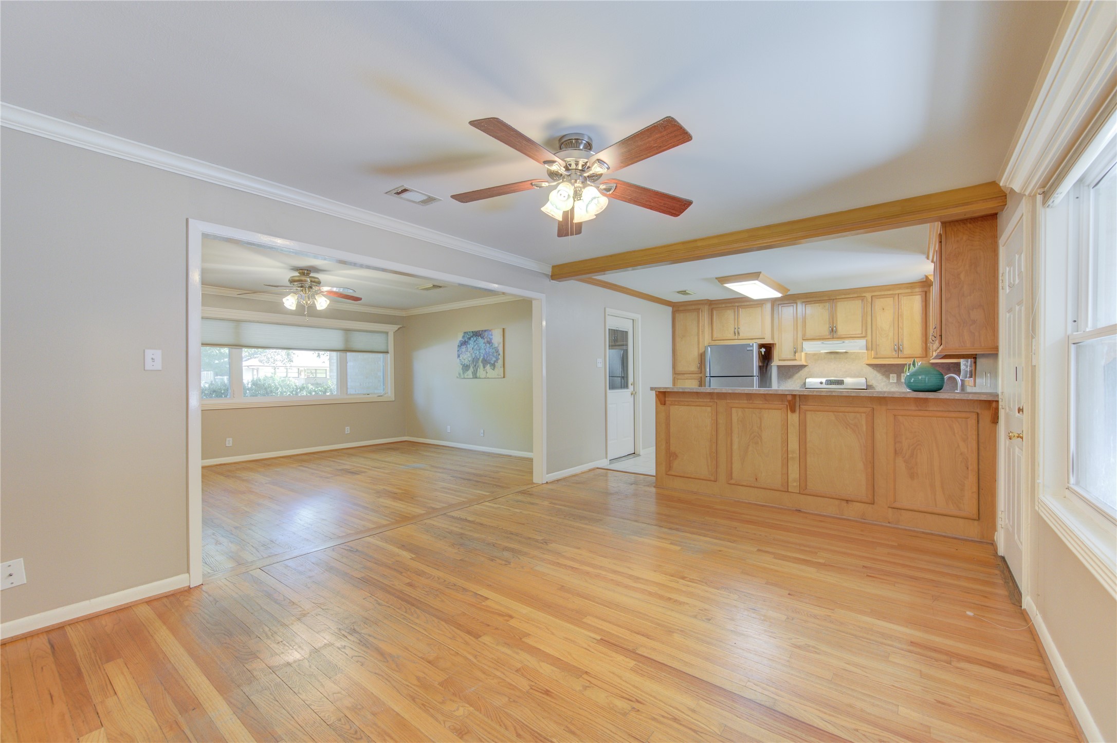 4306 Spellman Road Houston, TX 77035 - Photo 8 of 34