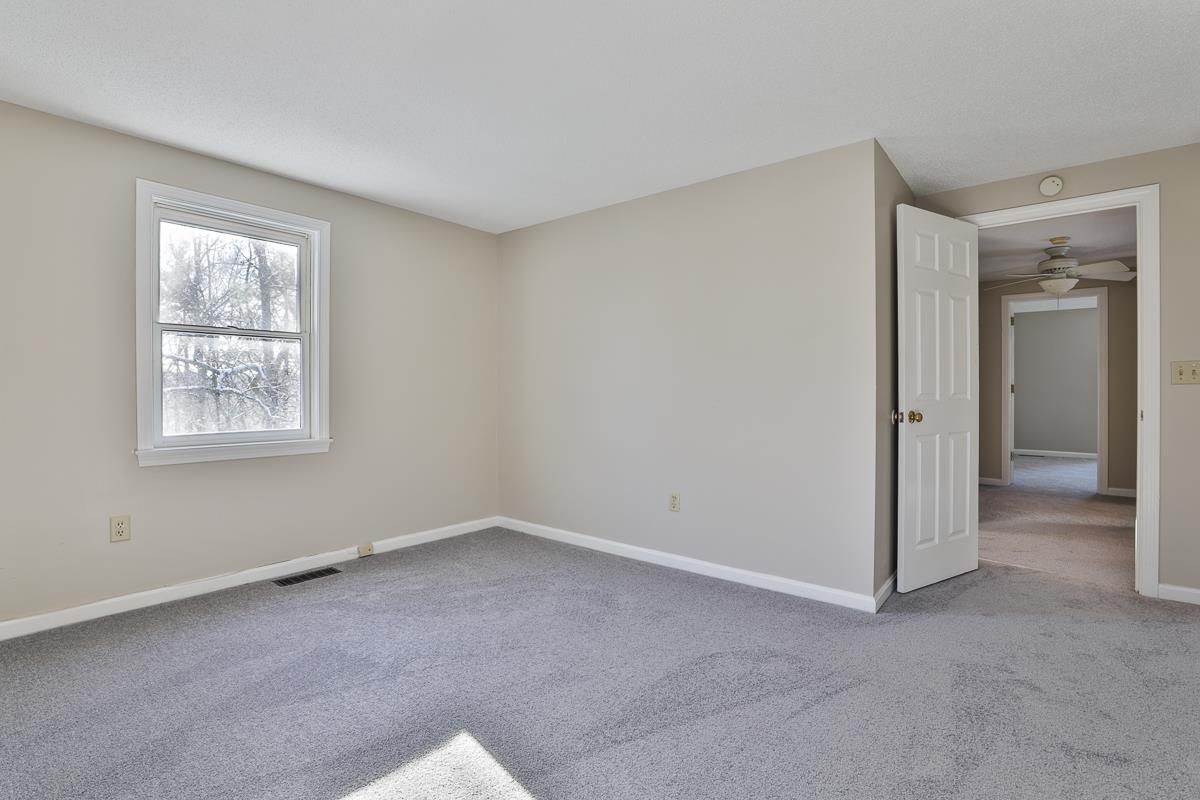 409 Elk Run Road Hudson, NH 03051 - Photo 29 of 35
