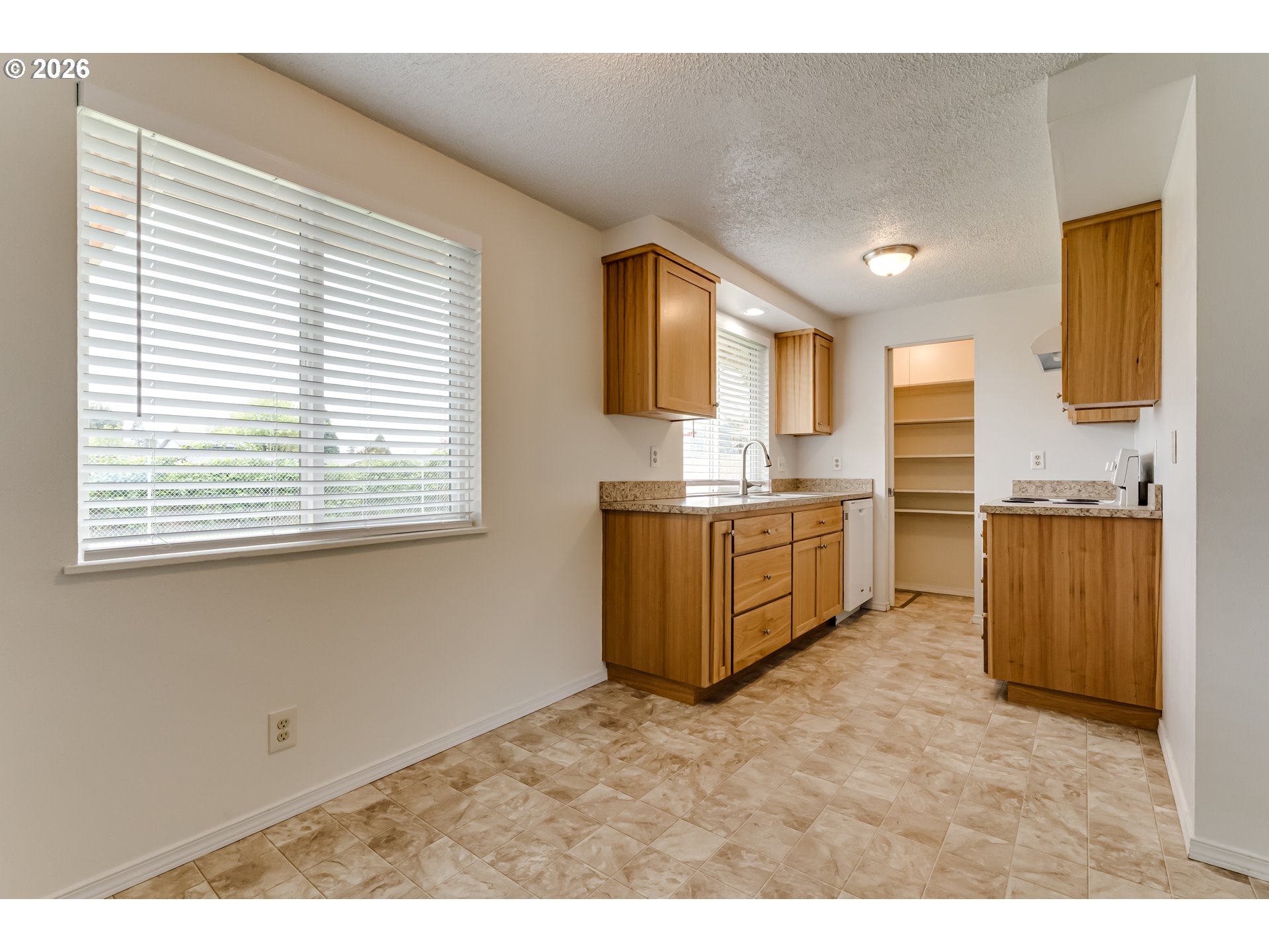 1104 56th Street Springfield, OR 97478 - Photo 11 of 38