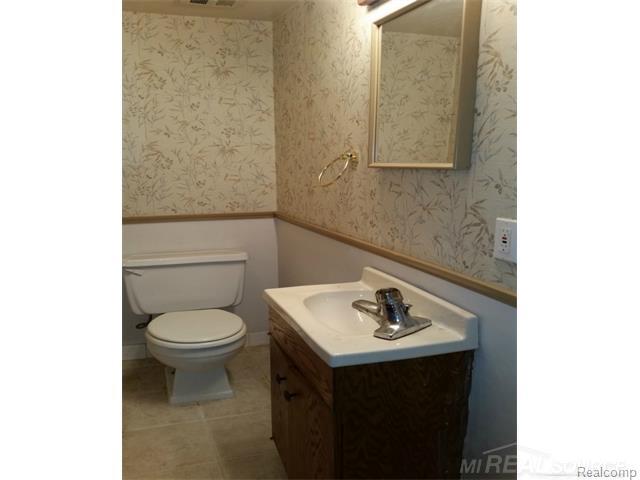 2551 Roseview Drive Rochester Hills, MI 48306 - Photo 39 of 39