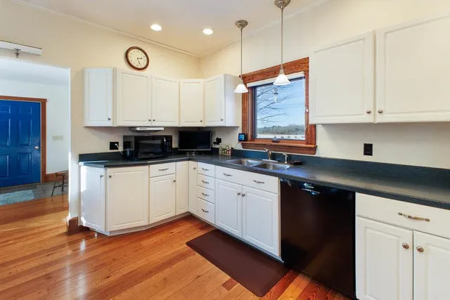 $559,000 | 63 Adams School Road, Grand Isle, VT 05458