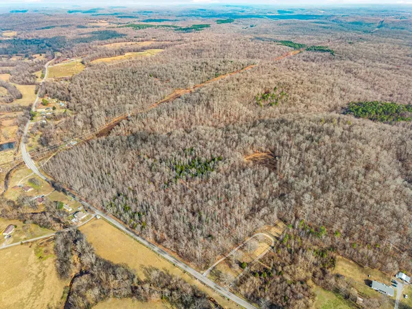 $159,900 | 4205 Hwy 49 Tennessee Ridge, Cumberland City, TN 37050