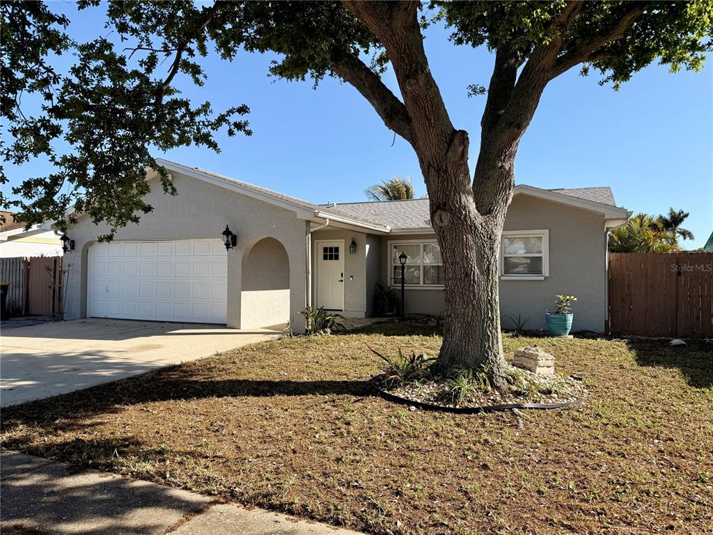 7812 Powder Horn Circle Largo, FL 33773 - Photo 2 of 32