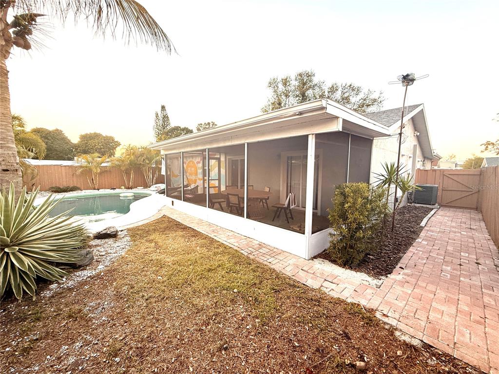 7812 Powder Horn Circle Largo, FL 33773 - Photo 29 of 32