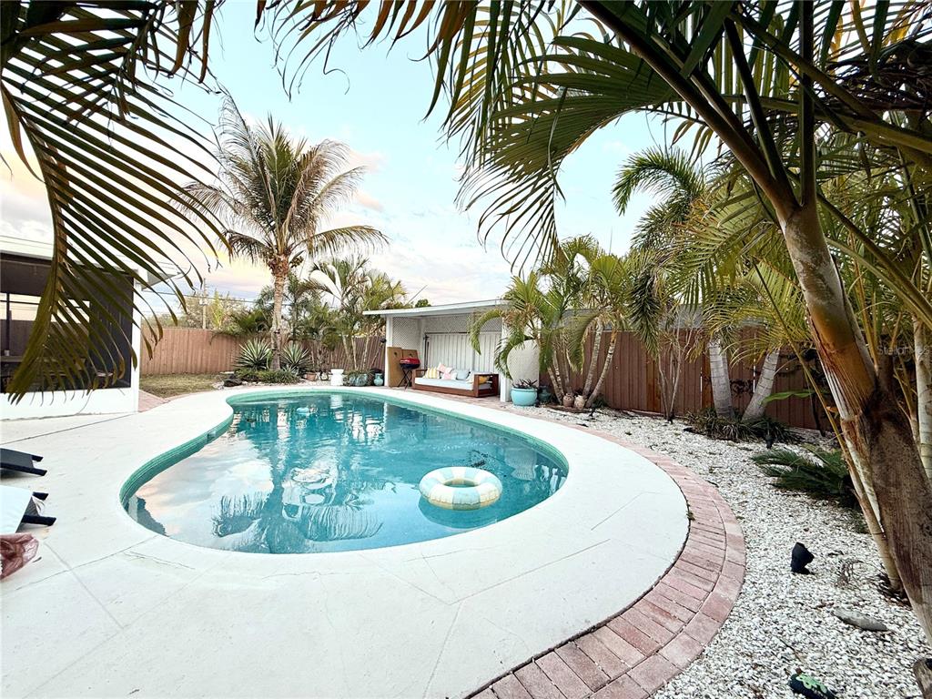 7812 Powder Horn Circle Largo, FL 33773 - Photo 9 of 32