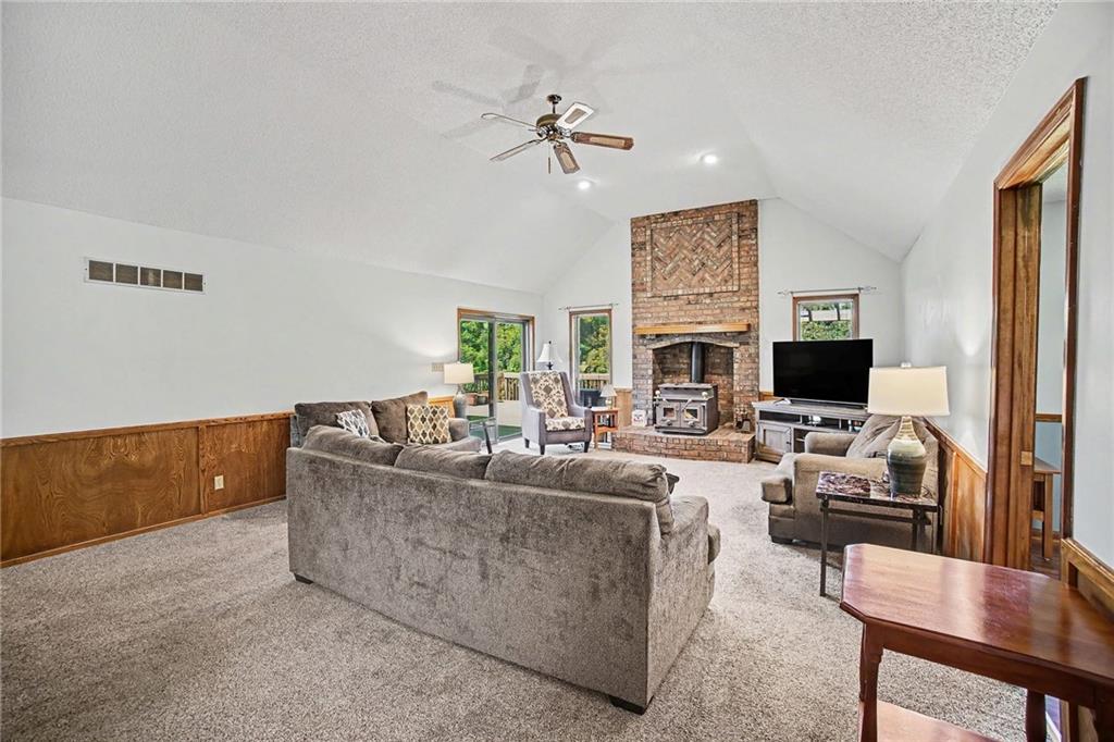 2105 Northeast Porter Road Blue Springs, MO 64014 - Photo 4 of 31 Gallery Image 4