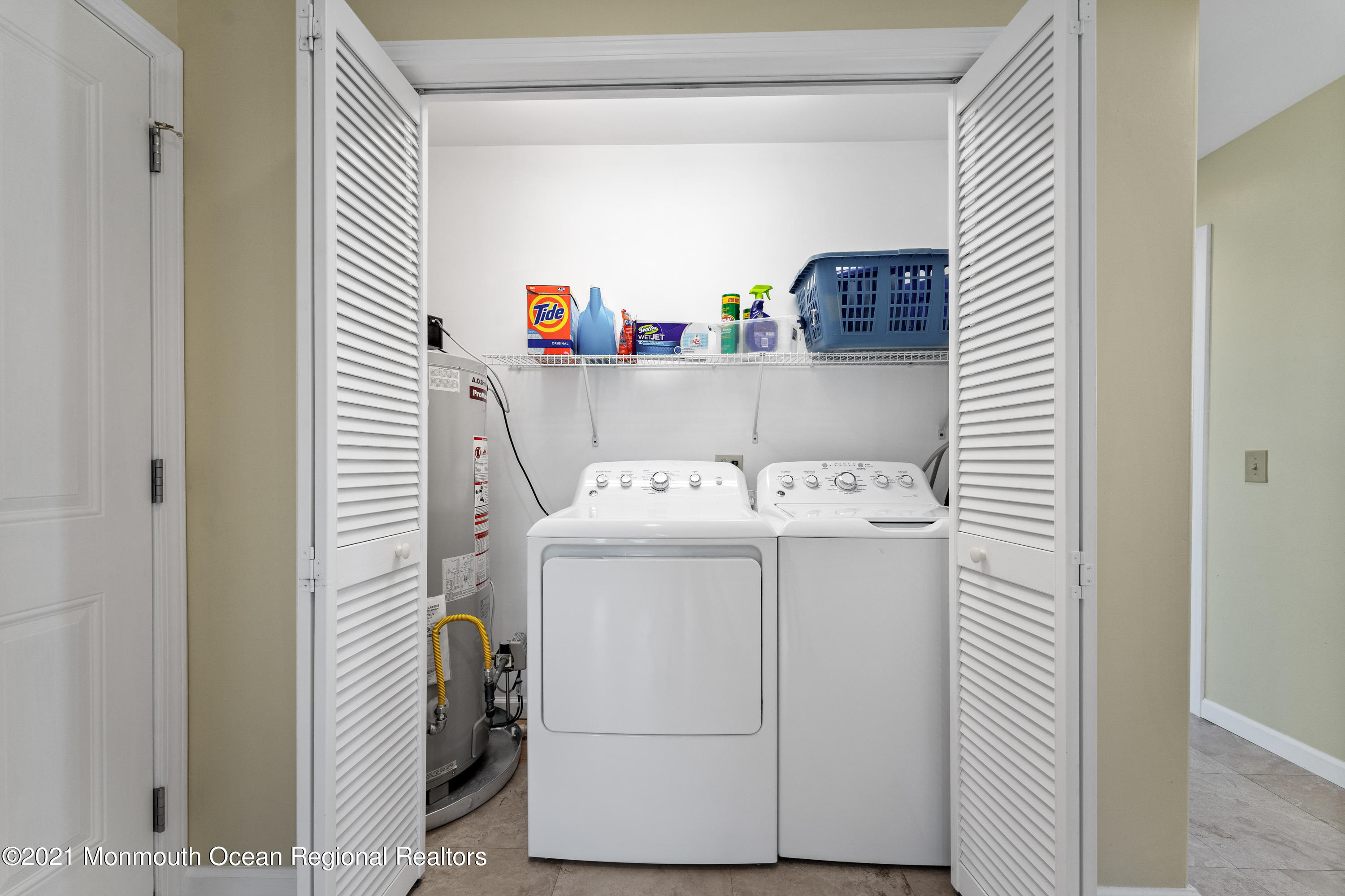 303 Heron Road Tuckerton, NJ 08087 - Photo 31 of 58 a utility room with dryer and washer