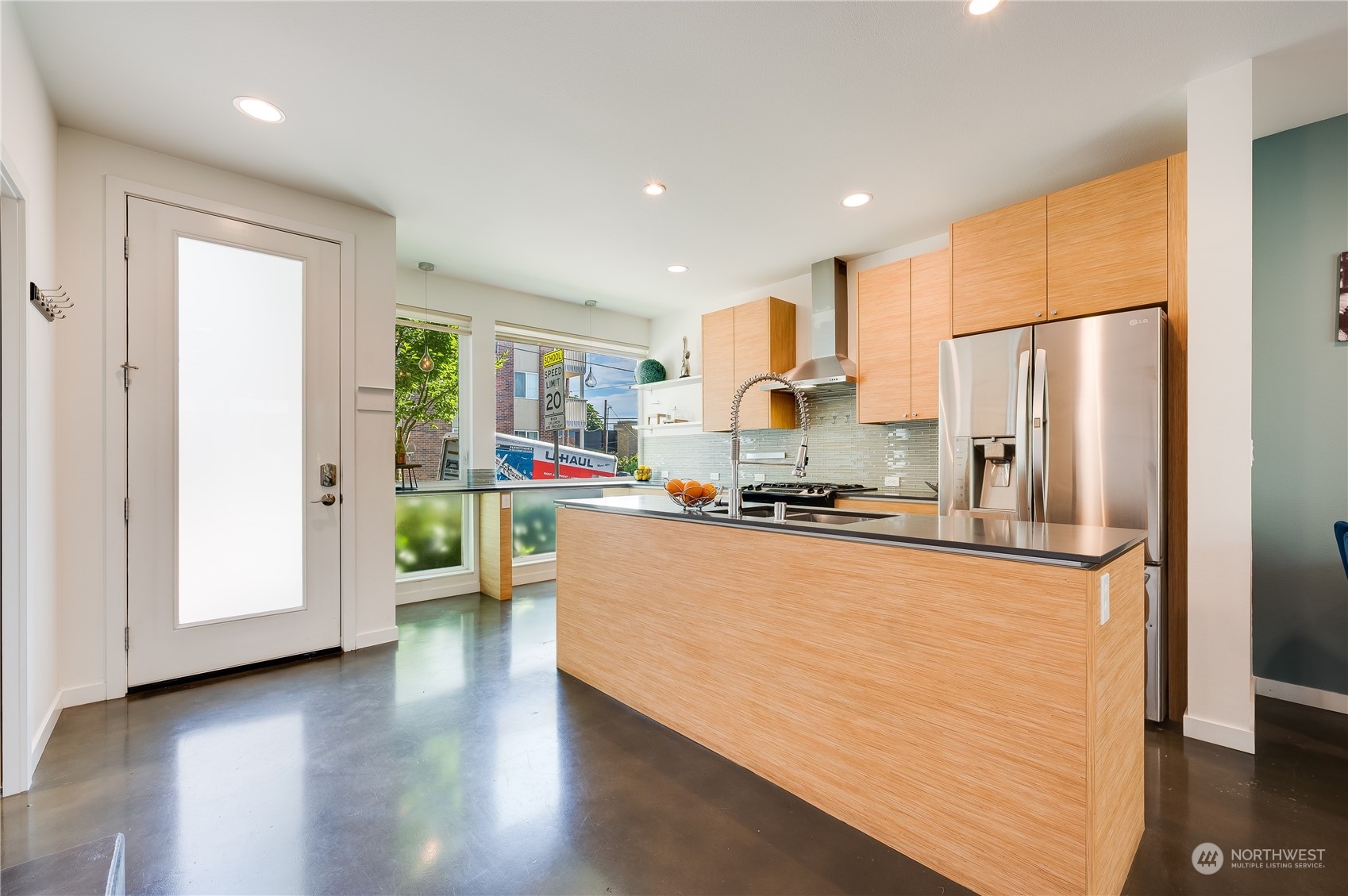 4254 Southwest Myrtle Street Seattle, WA 98136 - Photo 8 of 37 Gallery Image 8