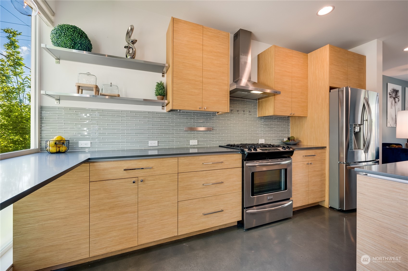 4254 Southwest Myrtle Street Seattle, WA 98136 - Photo 9 of 37 Gallery Image 9