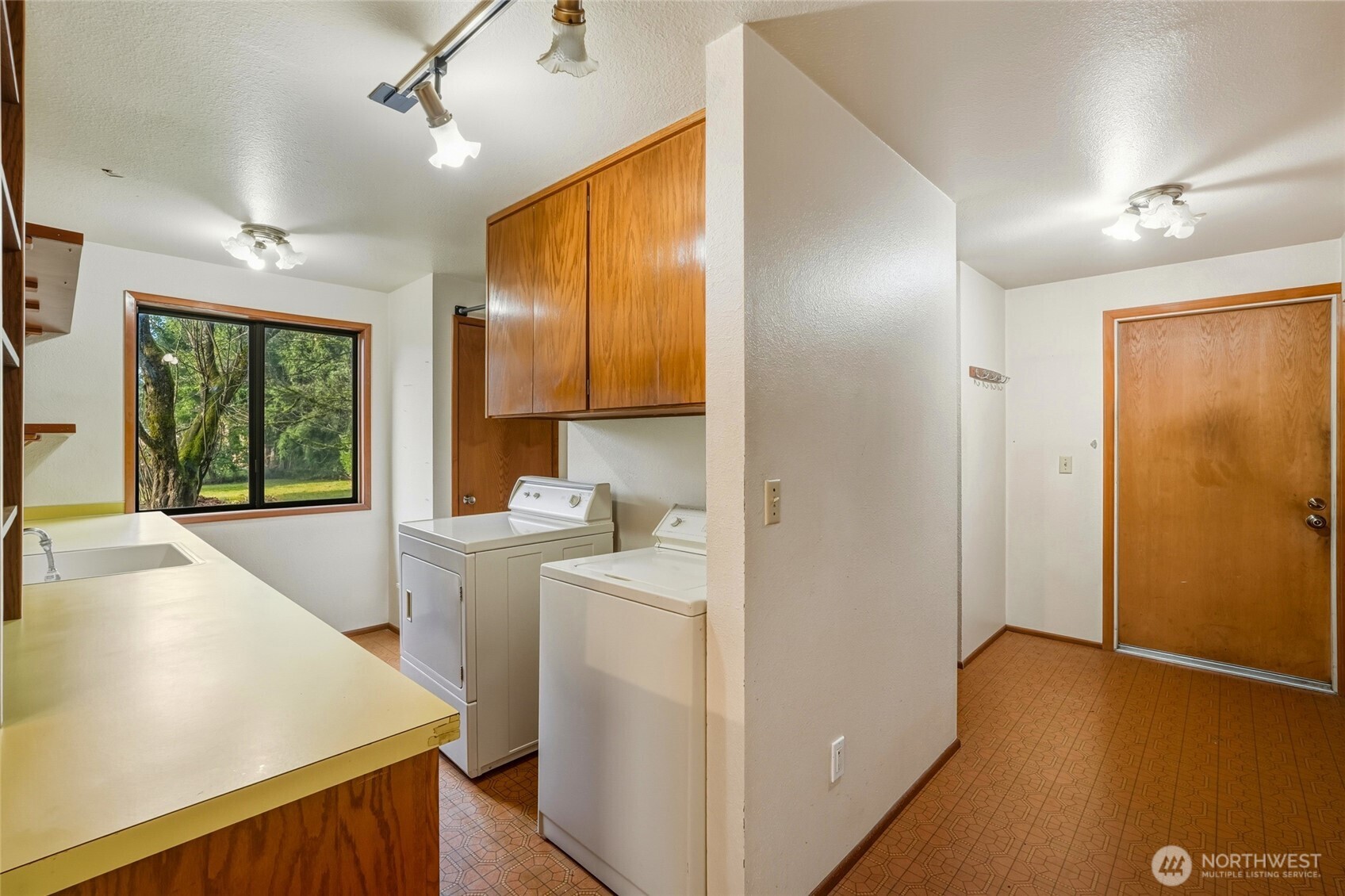 7172 Butler Hill Road Burlington, WA 98233 - Photo 12 of 35