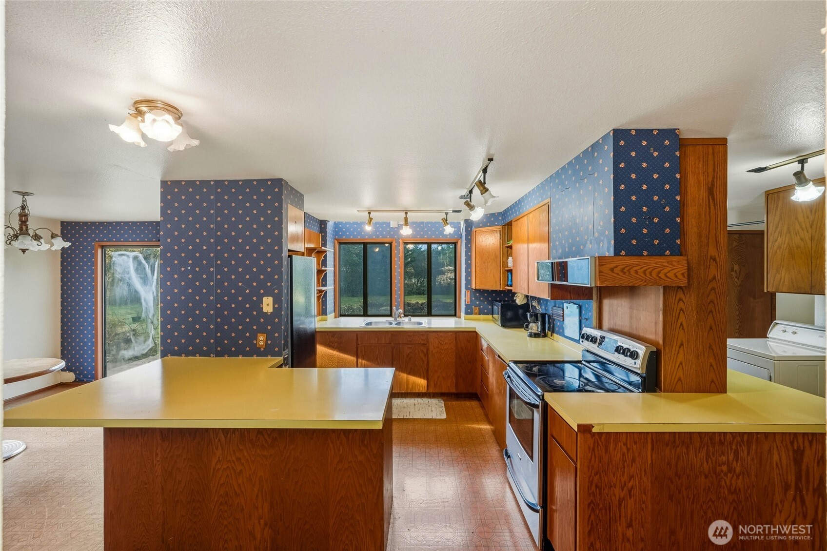 7172 Butler Hill Road Burlington, WA 98233 - Photo 8 of 35