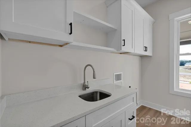 a close view of sink and tap